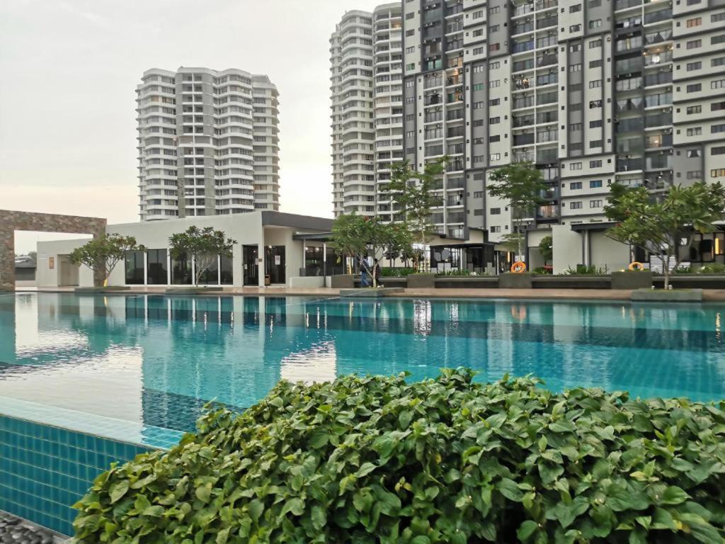 Hani Homestay Wifi Netflix Secure Parking Klia Usim Inti Aeon Mall Nilai Zewnętrze zdjęcie