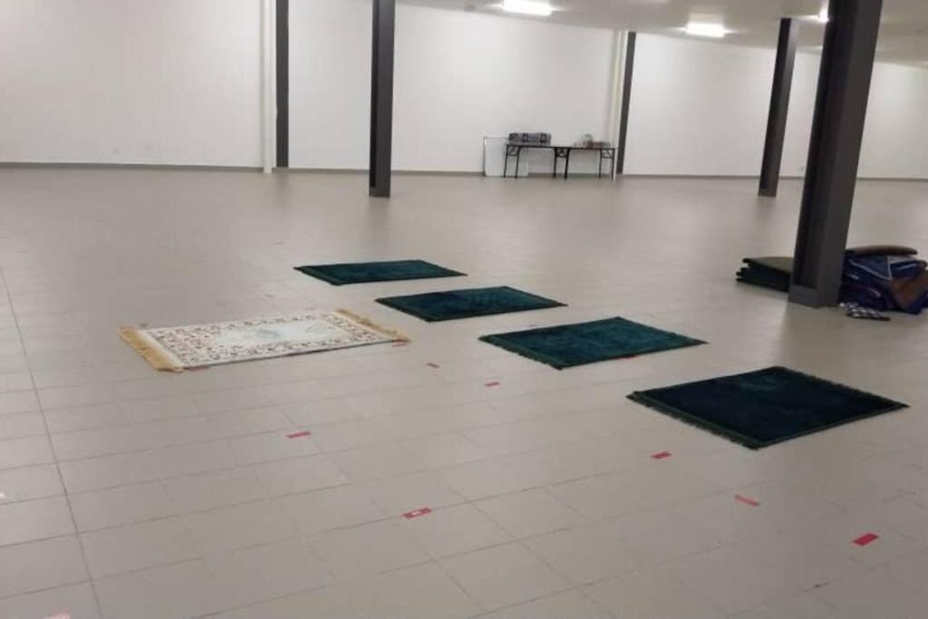 Hani Homestay Wifi Netflix Secure Parking Klia Usim Inti Aeon Mall Nilai Zewnętrze zdjęcie