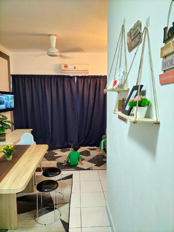 Hani Homestay Wifi Netflix Secure Parking Klia Usim Inti Aeon Mall Nilai Zewnętrze zdjęcie