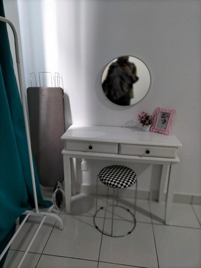 Hani Homestay Wifi Netflix Secure Parking Klia Usim Inti Aeon Mall Nilai Zewnętrze zdjęcie